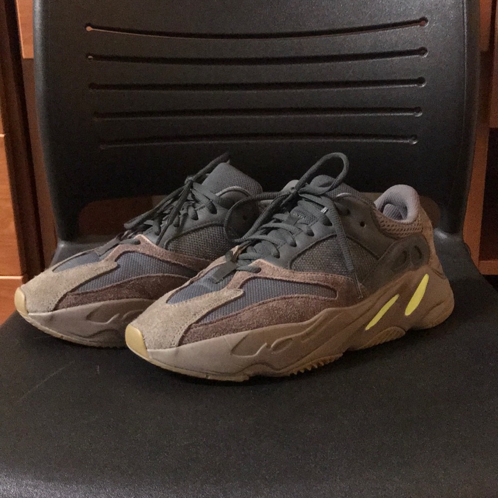 Yeezy Boost 700 Mauve
